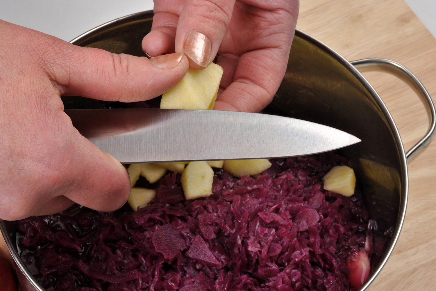 Crunchy Red Cabbage and Green Apple Sesame Slaw