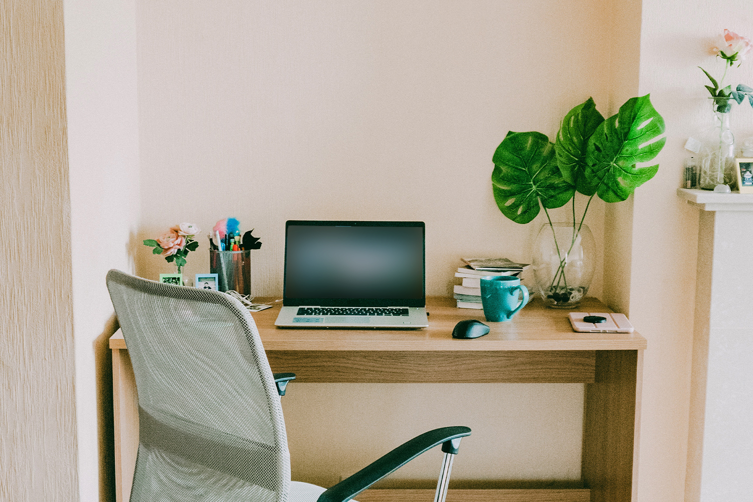 a small but comfortable home office off the living room