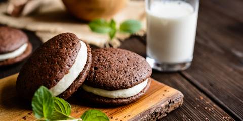 a plate of fresh homemade whoopie pies